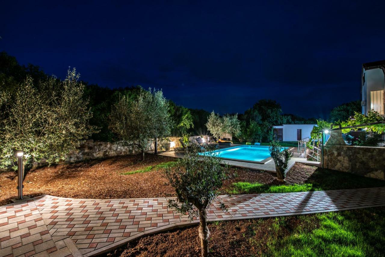 Holiday Home Mara Fondole Esterno foto