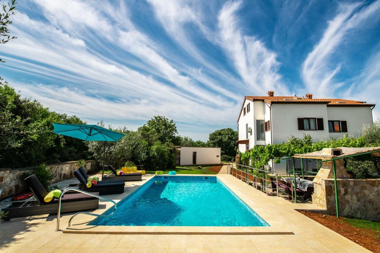 Holiday Home Mara Fondole Esterno foto
