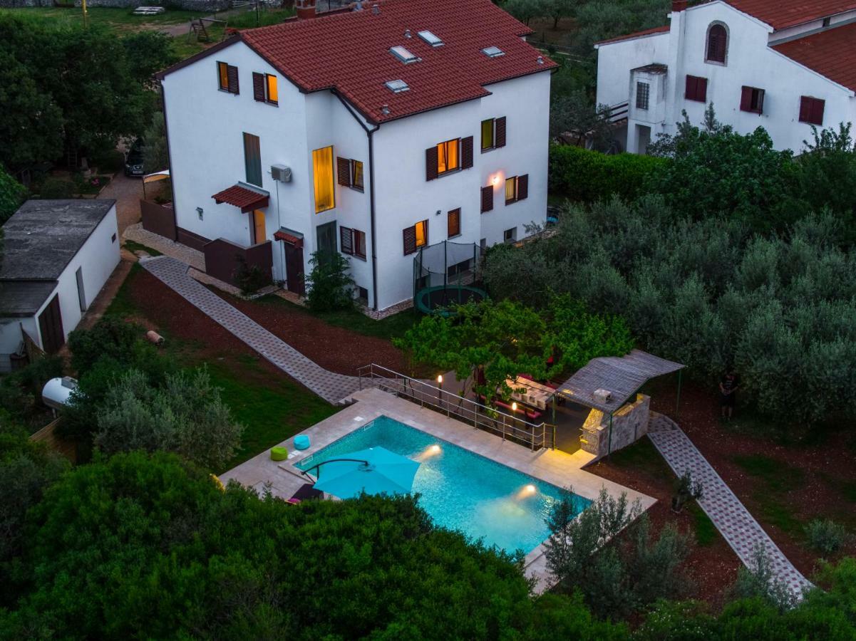 Holiday Home Mara Fondole Esterno foto