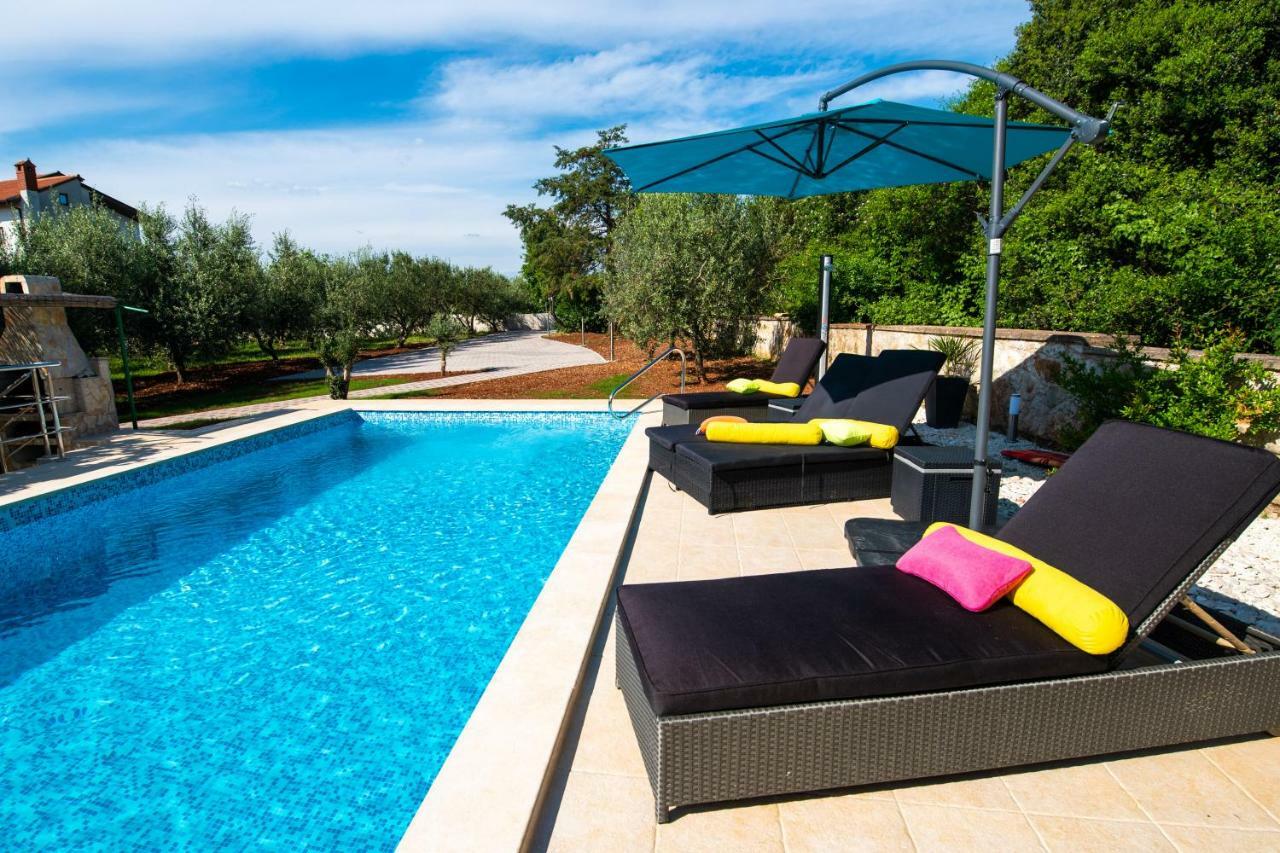 Holiday Home Mara Fondole Esterno foto